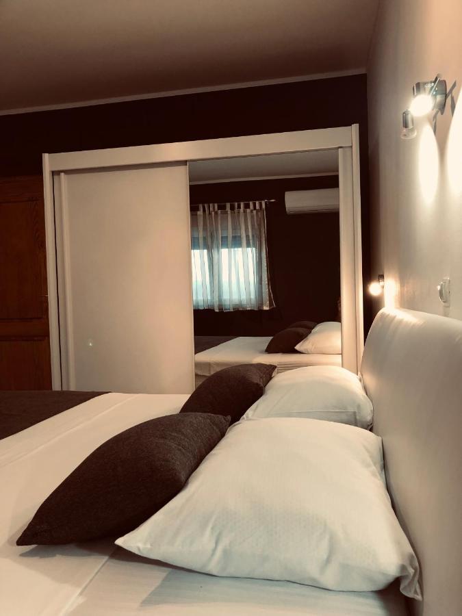 Villa Valf Posedarje Esterno foto